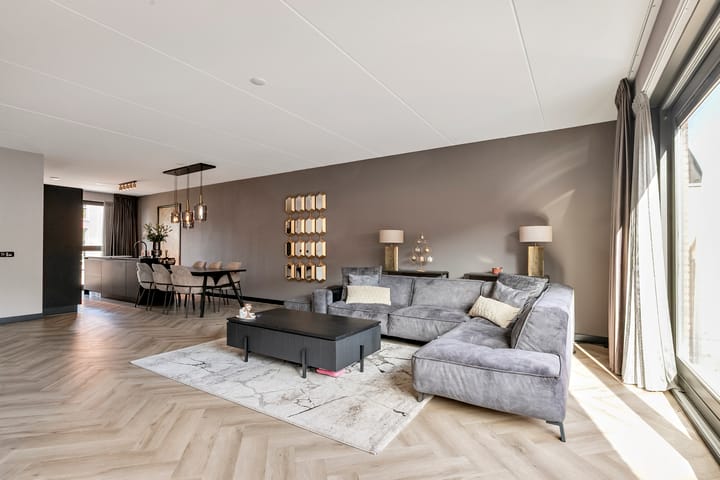 Foto 13 van Titanium 4