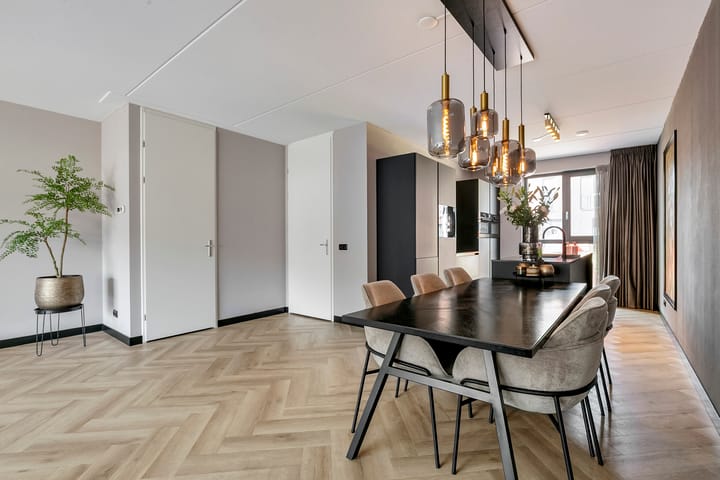 Foto 15 van Titanium 4