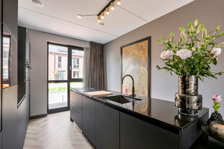 Foto 17 van Titanium 4