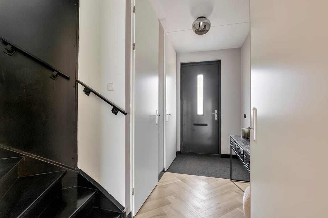 Photo 26 of Titanium 4