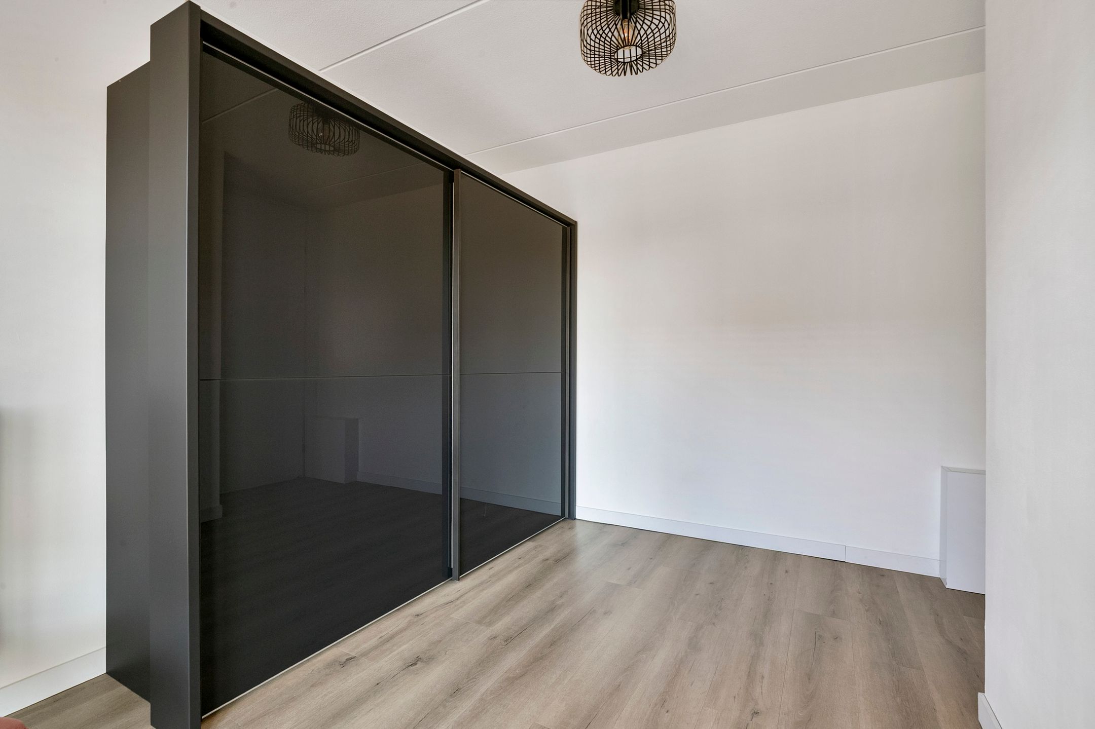 Photo 36 of Titanium 4