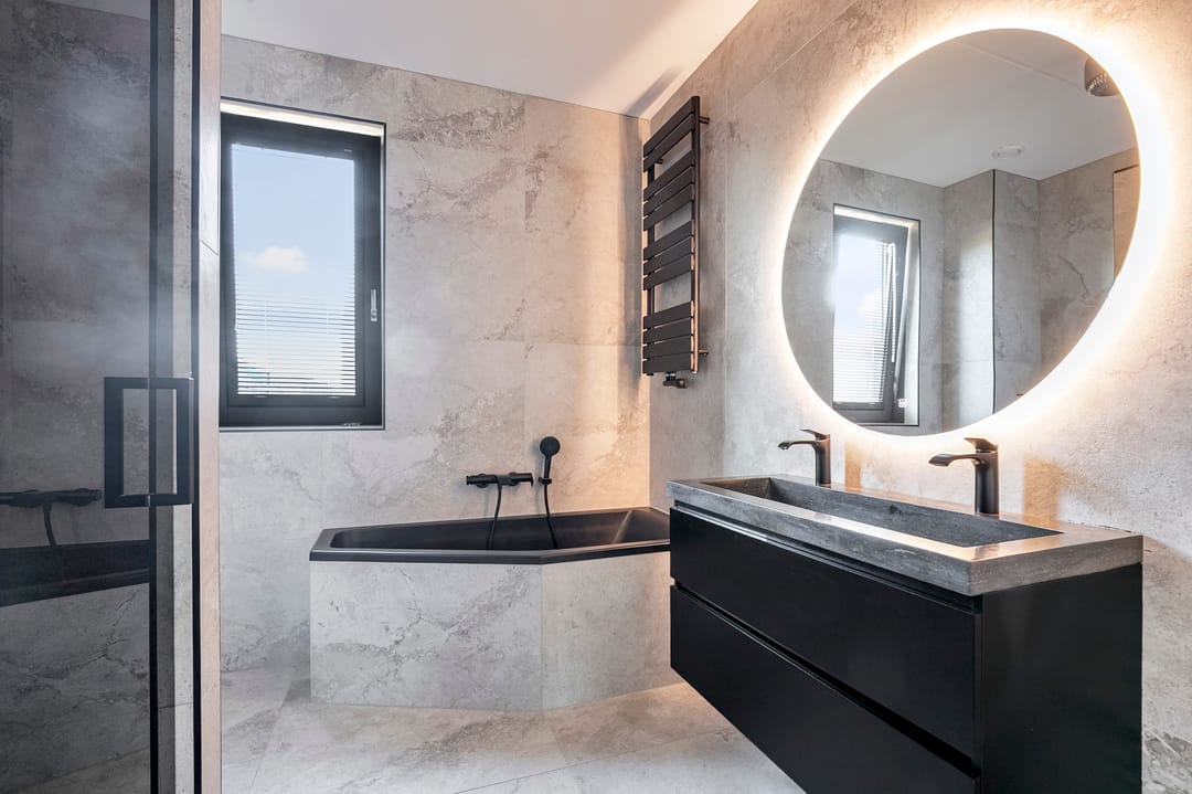 Photo 37 of Titanium 4