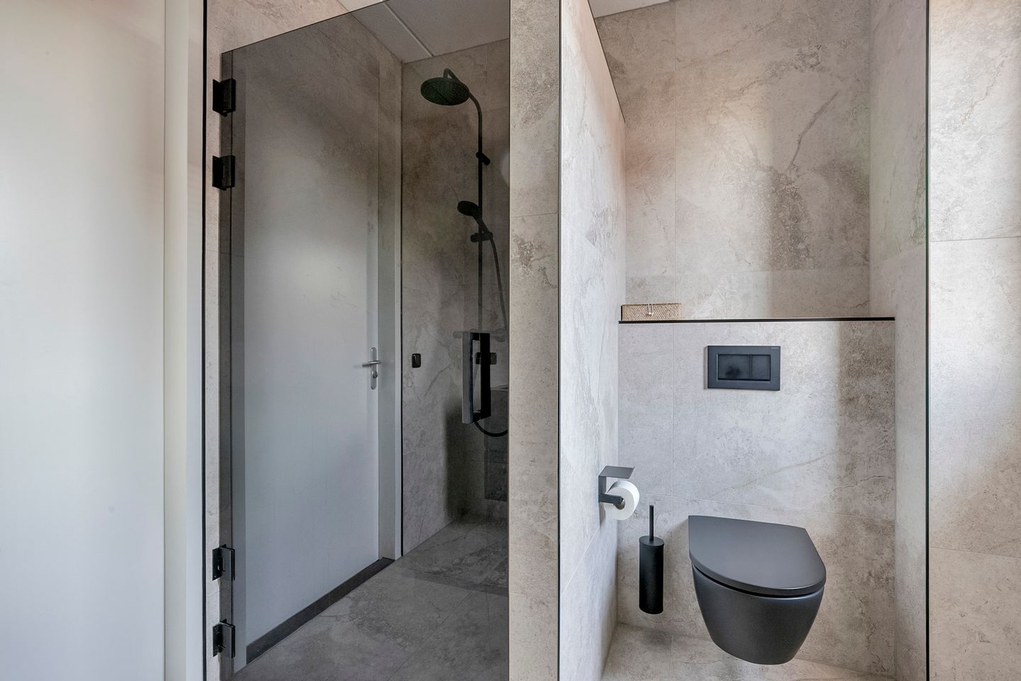 Photo 40 of Titanium 4