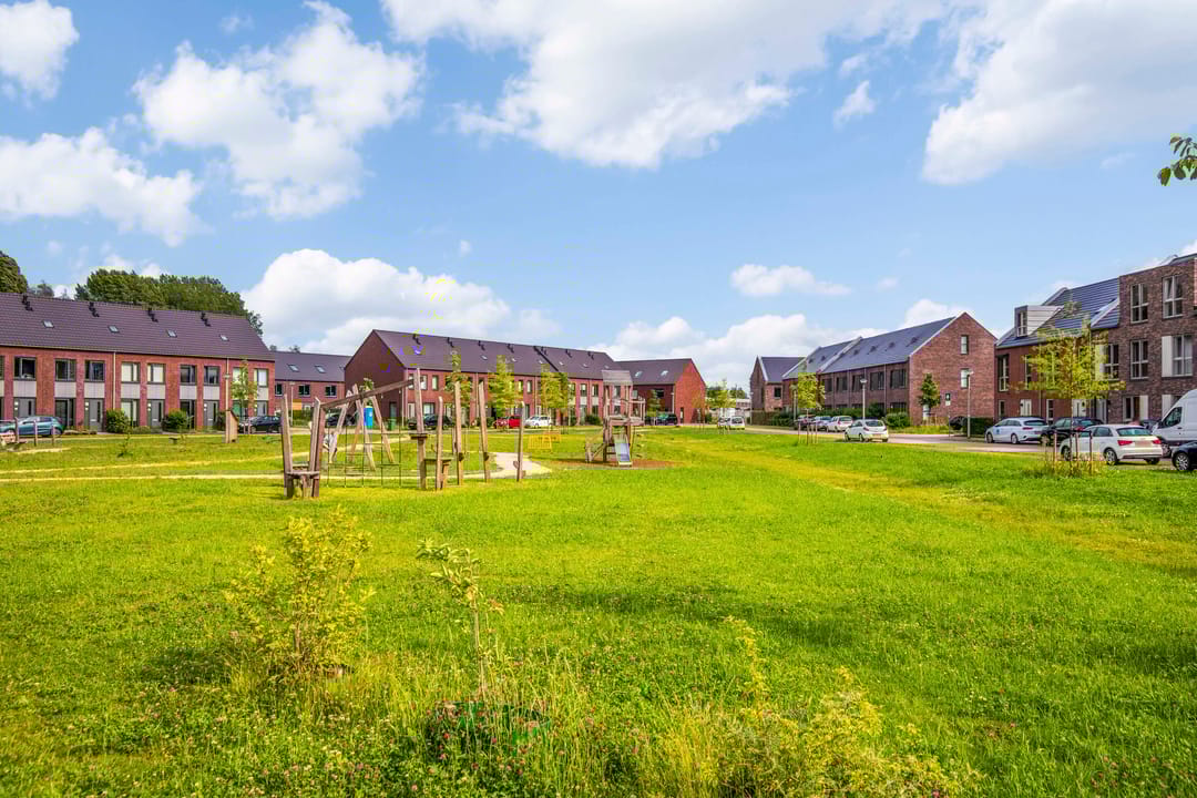 Photo 47 of Titanium 4