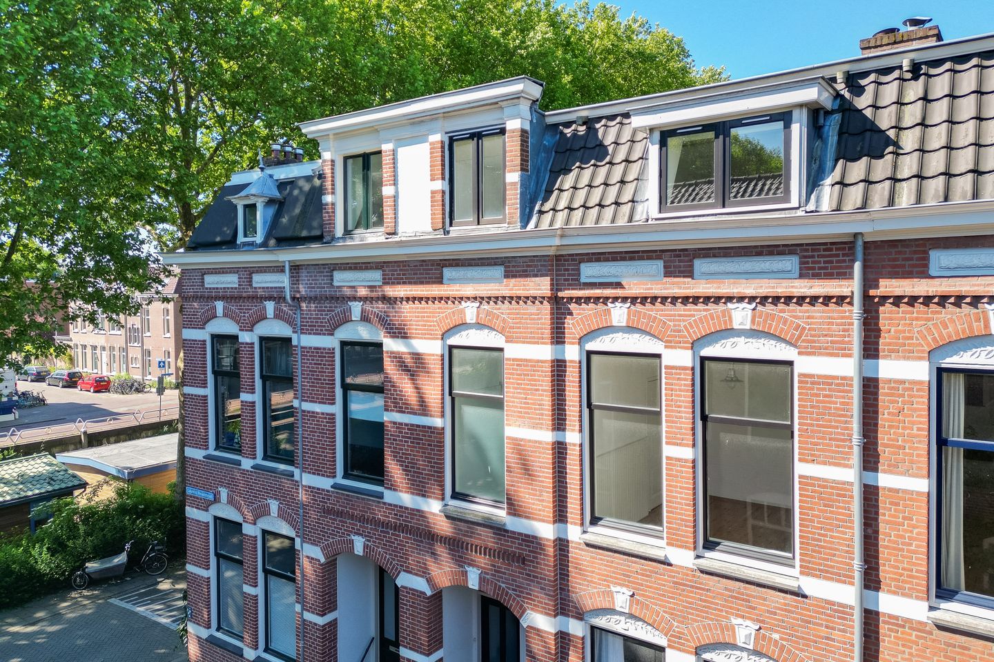View photo 1 of Laurens Reaalstraat 4
