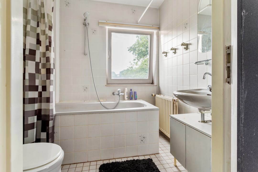 Photo 17 of Luitstraat 48