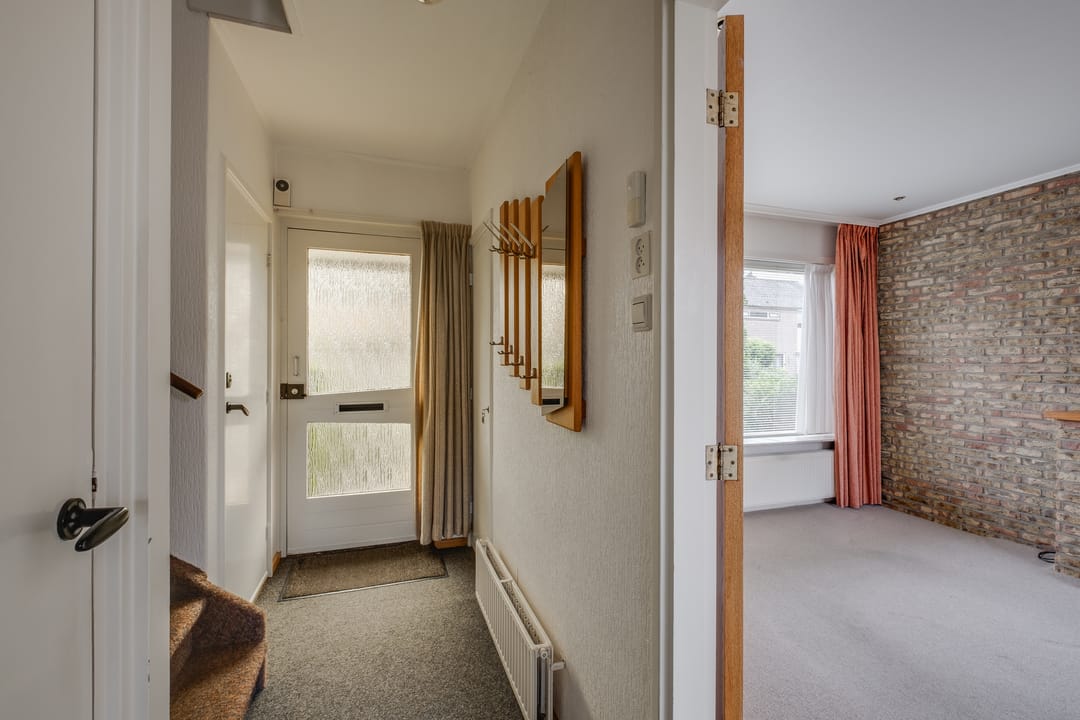 Photo 8 of Hendrika van Tussenbroekstraat 21