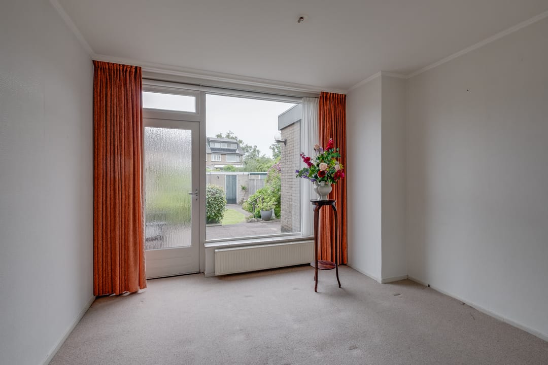 Photo 11 of Hendrika van Tussenbroekstraat 21