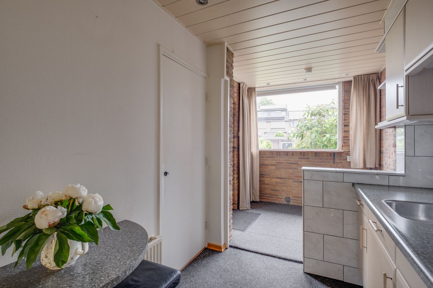 Photo 14 of Hendrika van Tussenbroekstraat 21