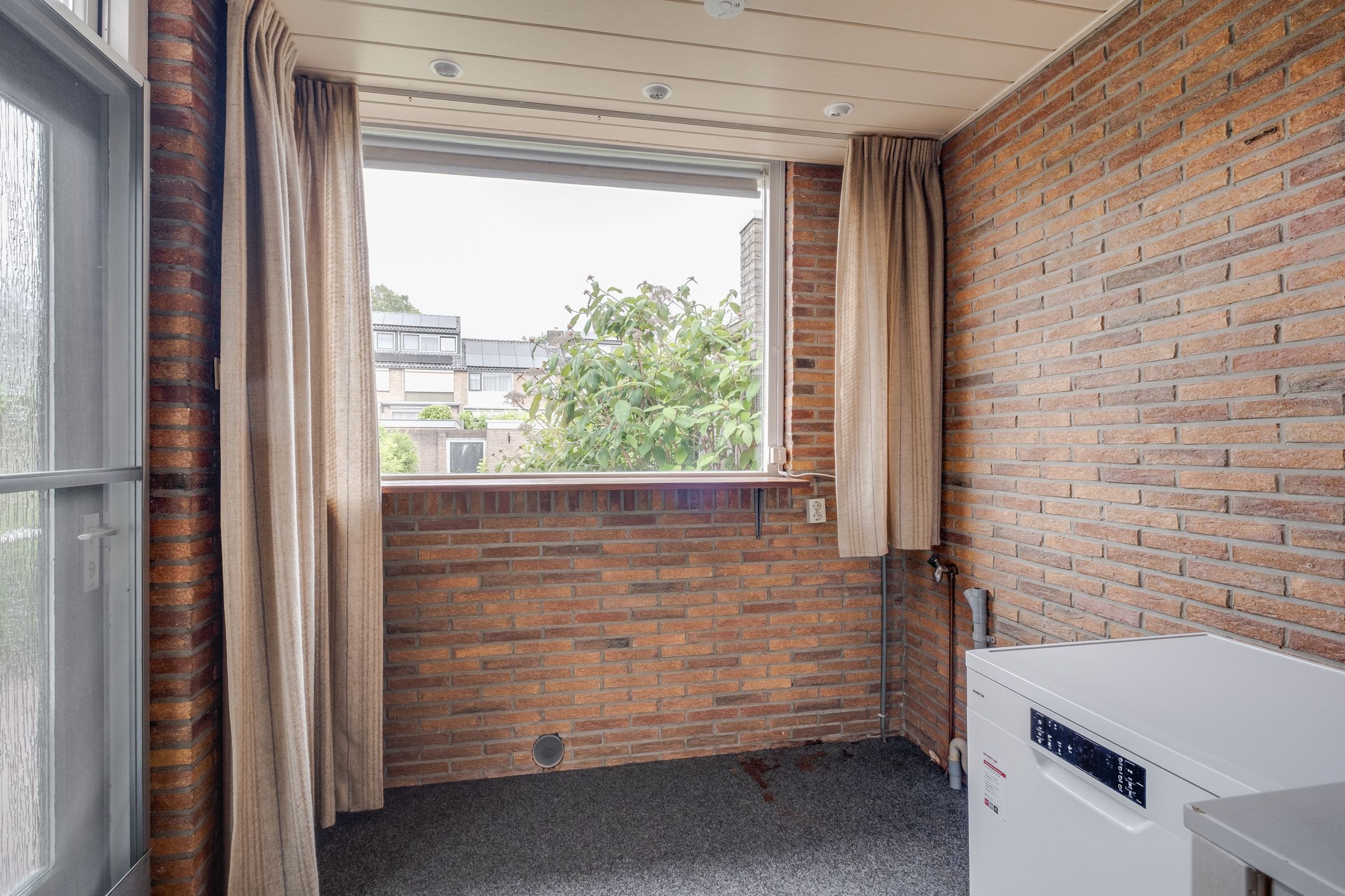 Photo 15 of Hendrika van Tussenbroekstraat 21