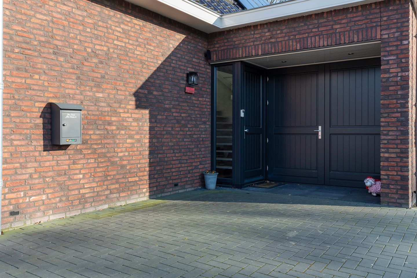 Photo 4 of Johan Willem Frisolaan 18