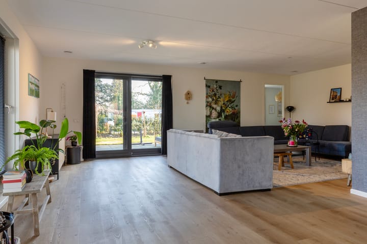 Photo 9 of Johan Willem Frisolaan 18