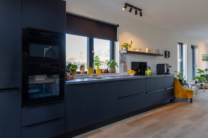 Photo 12 of Johan Willem Frisolaan 18