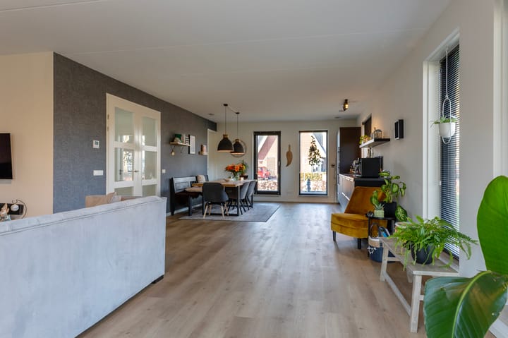 Photo 31 of Johan Willem Frisolaan 18