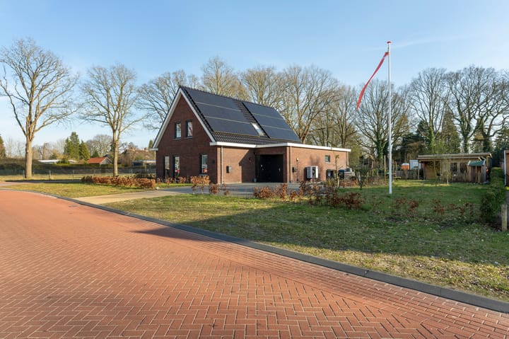 Photo 61 of Johan Willem Frisolaan 18