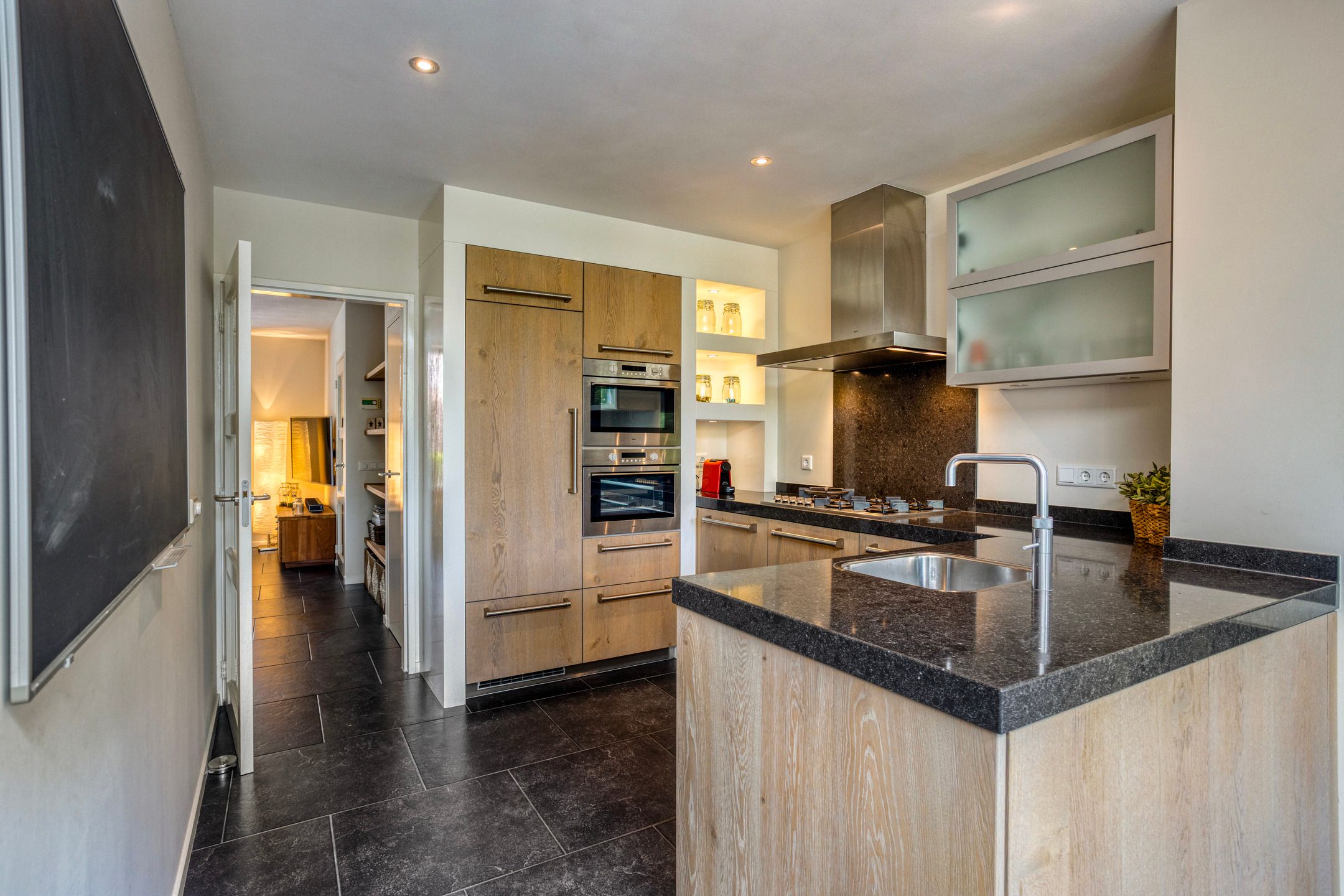 Photo 15 of Schuttersstraat 16