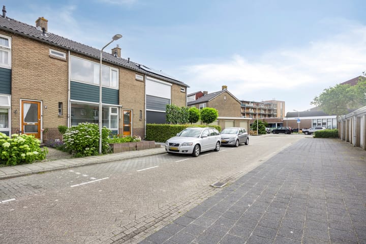 Foto 3 van Zonnebloemstraat 6