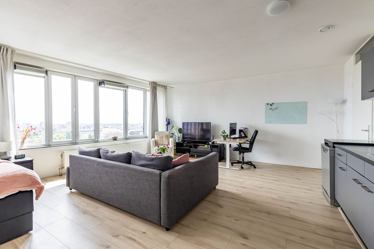 Foto 14 van Wielewaalplein 246