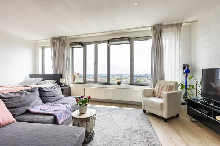 Foto 17 van Wielewaalplein 246