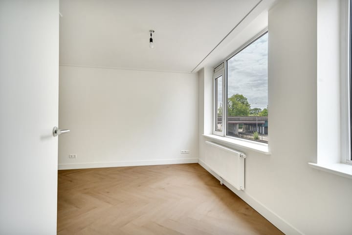 Photo 15 of Lauwerecht 235-A