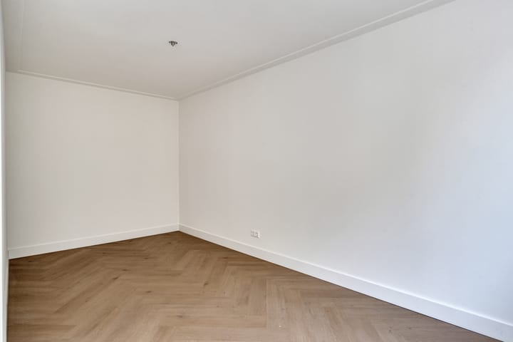 Photo 17 of Lauwerecht 235-A