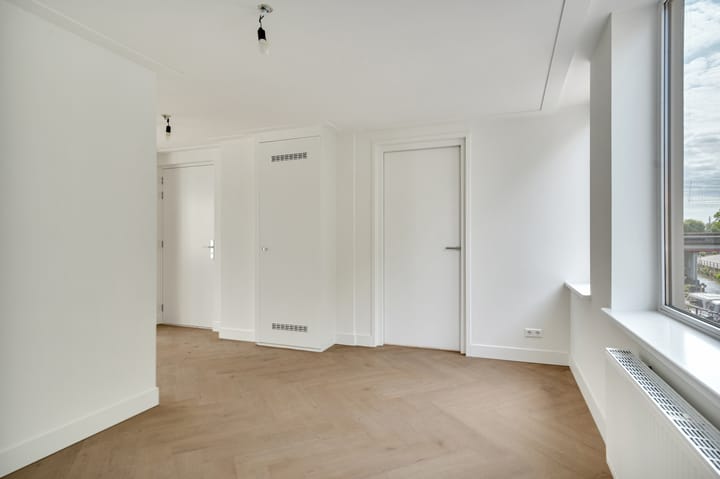 Photo 19 of Lauwerecht 235-A