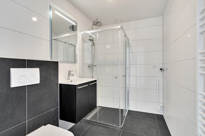 Photo 21 of Lauwerecht 235-A