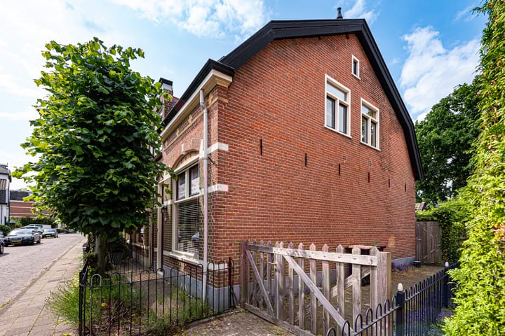 Photo 33 of Burgemeester Penstraat 25