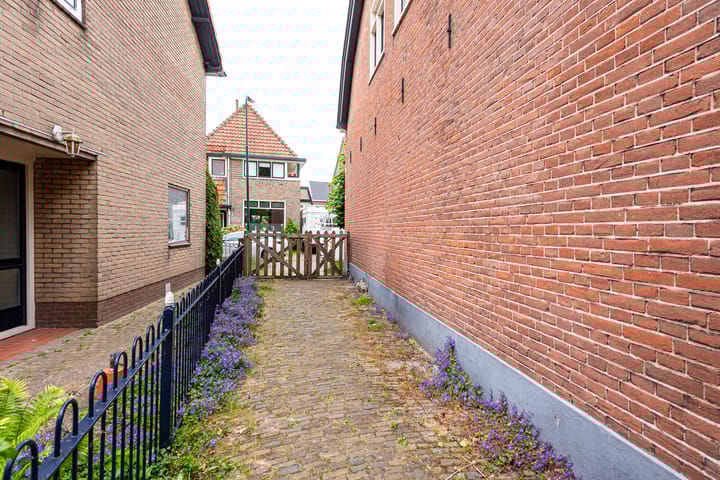 Photo 34 of Burgemeester Penstraat 25