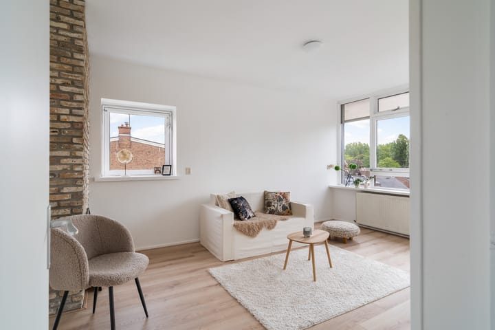 Foto 8 van Van Almondestraat 70-A