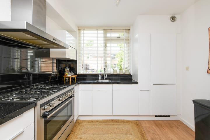 Foto 9 van Van Sytzamastraat 21