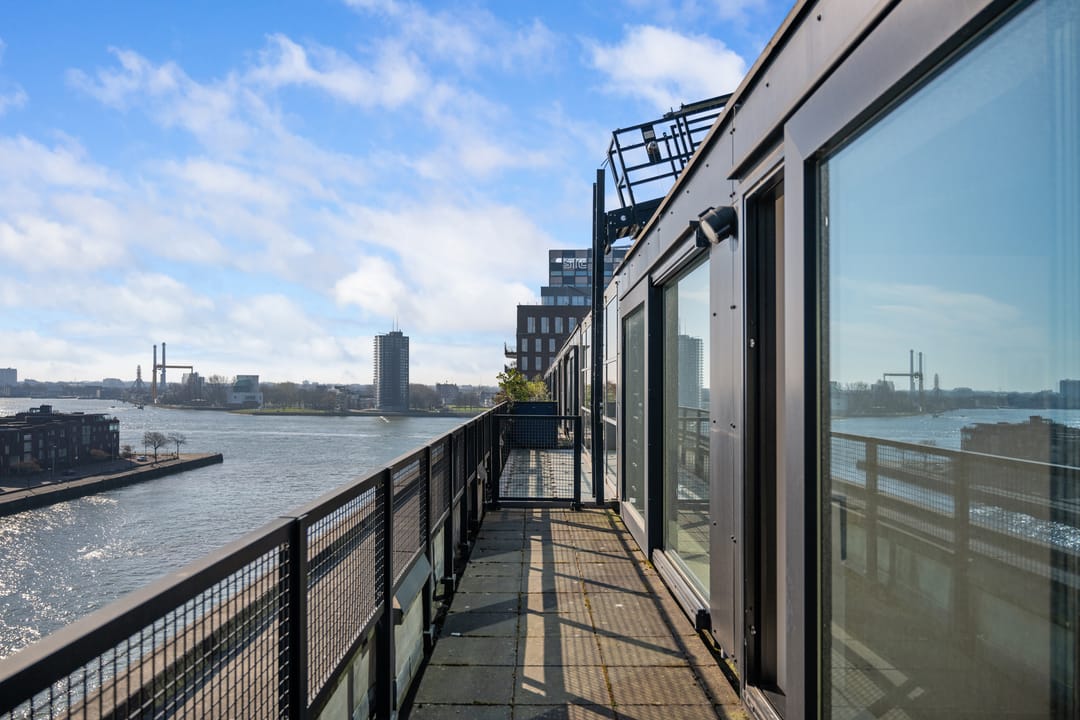 Photo 28 of Lloydstraat 58