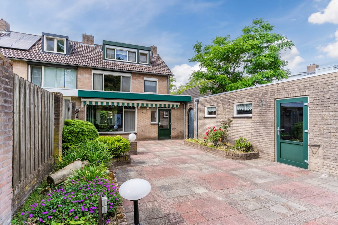 Foto 2 van Julianalaan 7