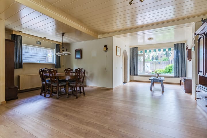 Photo 12 of Julianalaan 7