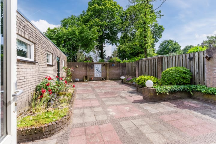 Photo 35 of Julianalaan 7