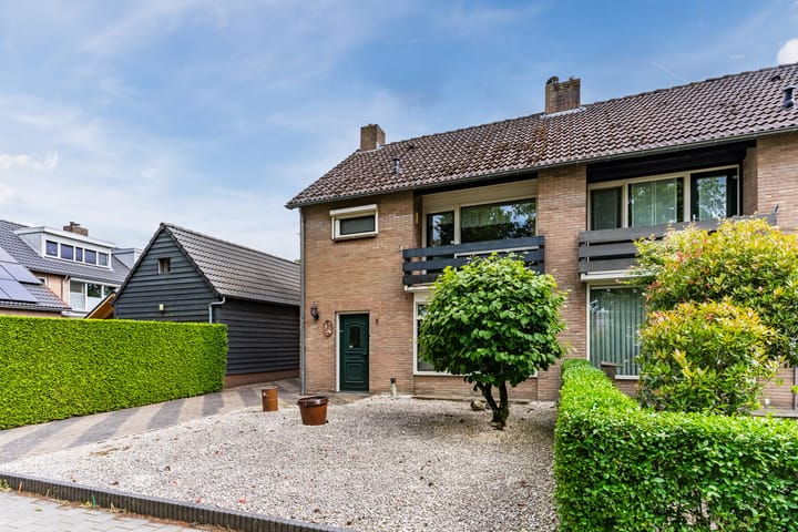 Photo 41 of Julianalaan 7