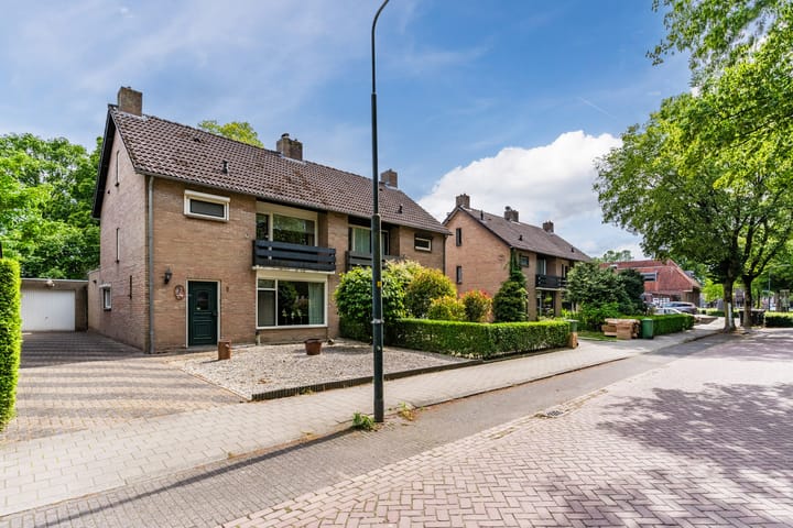 Photo 42 of Julianalaan 7