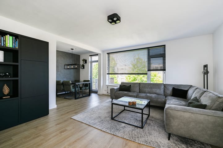 Foto 2 van Monseigneur van Steelaan 104