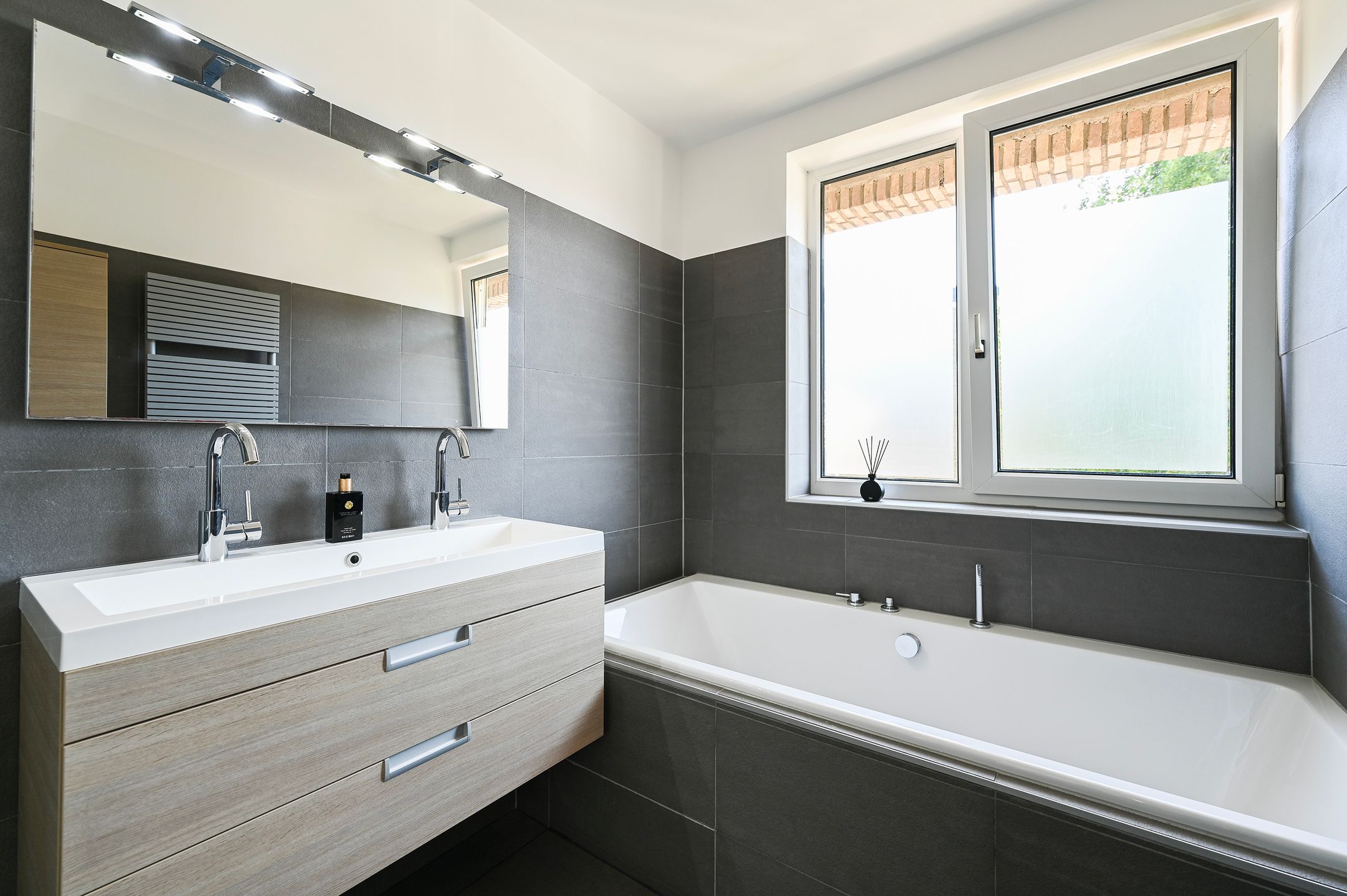 Foto 18 van Monseigneur van Steelaan 104