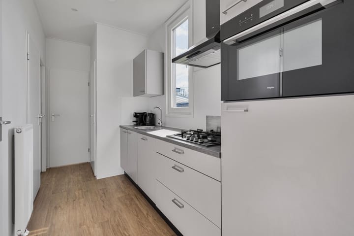 Photo 8 of Valkenburgerweg 128-62