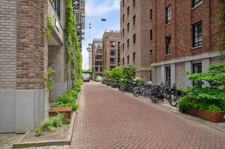 Photo 25 of Karl Weisbardstraat 16