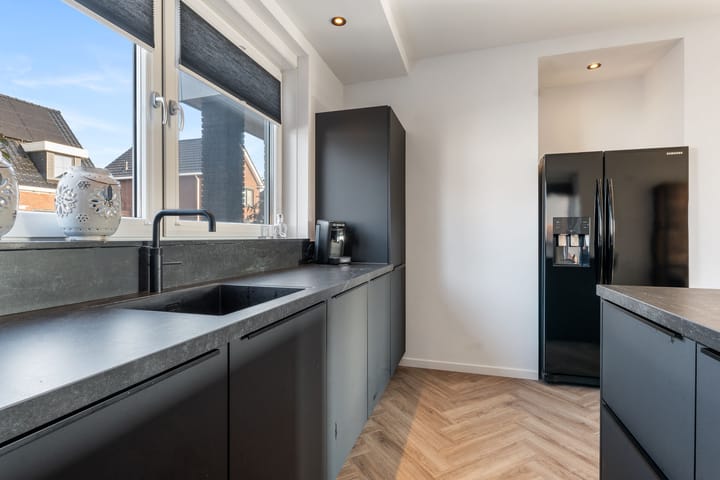 Foto 16 van Marten Klompienlaan 56