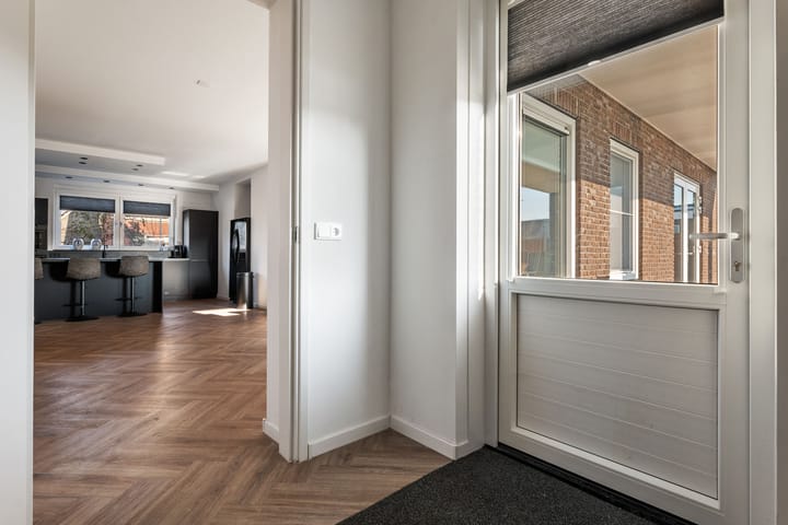 Foto 18 van Marten Klompienlaan 56