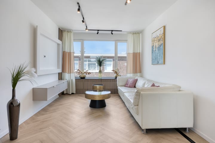 Photo 1 of Jan van Rodestraat 87