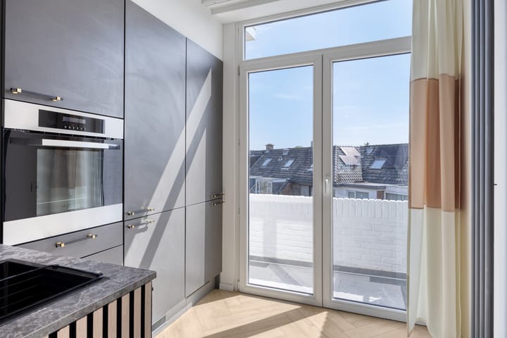 Photo 9 of Jan van Rodestraat 87