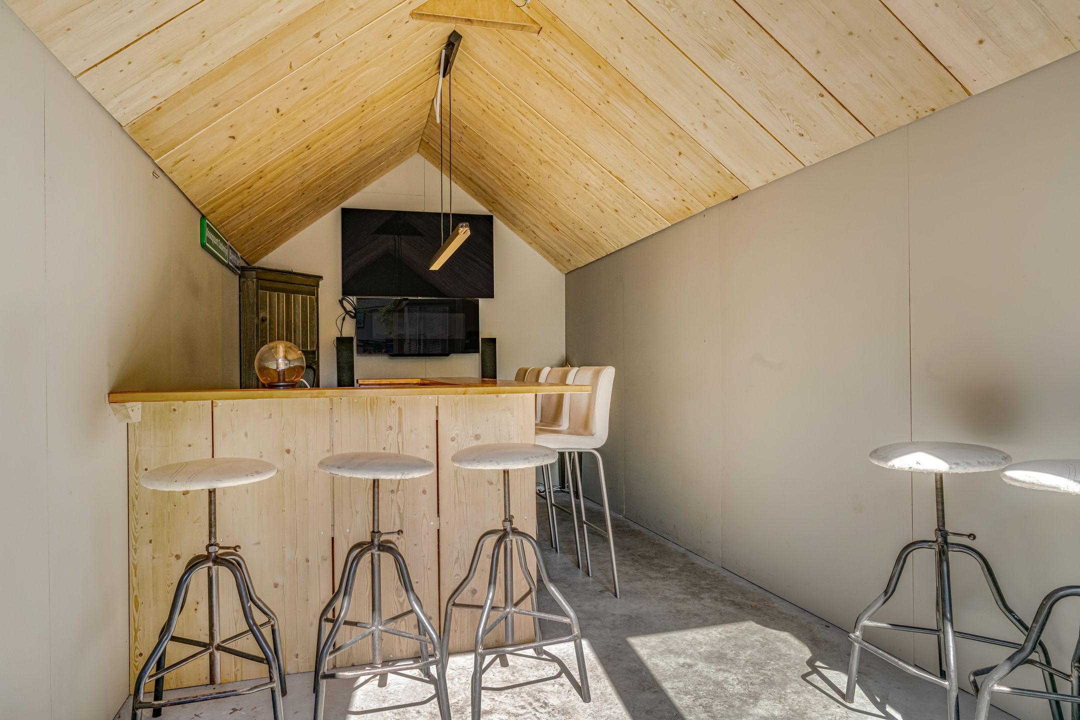 Foto 33 van Meeuwenlaan 4