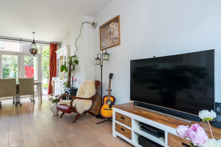 Foto 11 van van Limburg Stirumstraat 27-B