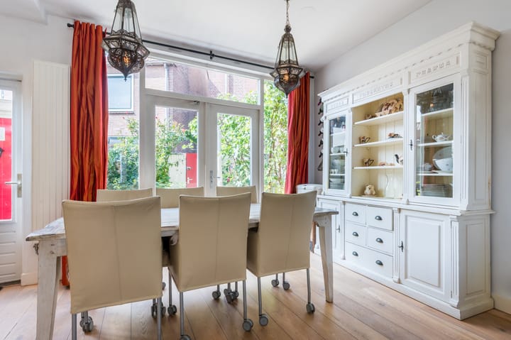 Foto 13 van van Limburg Stirumstraat 27-B