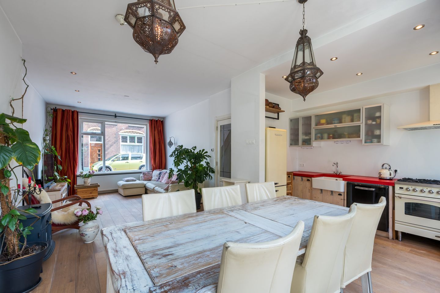 Foto 14 van van Limburg Stirumstraat 27-B