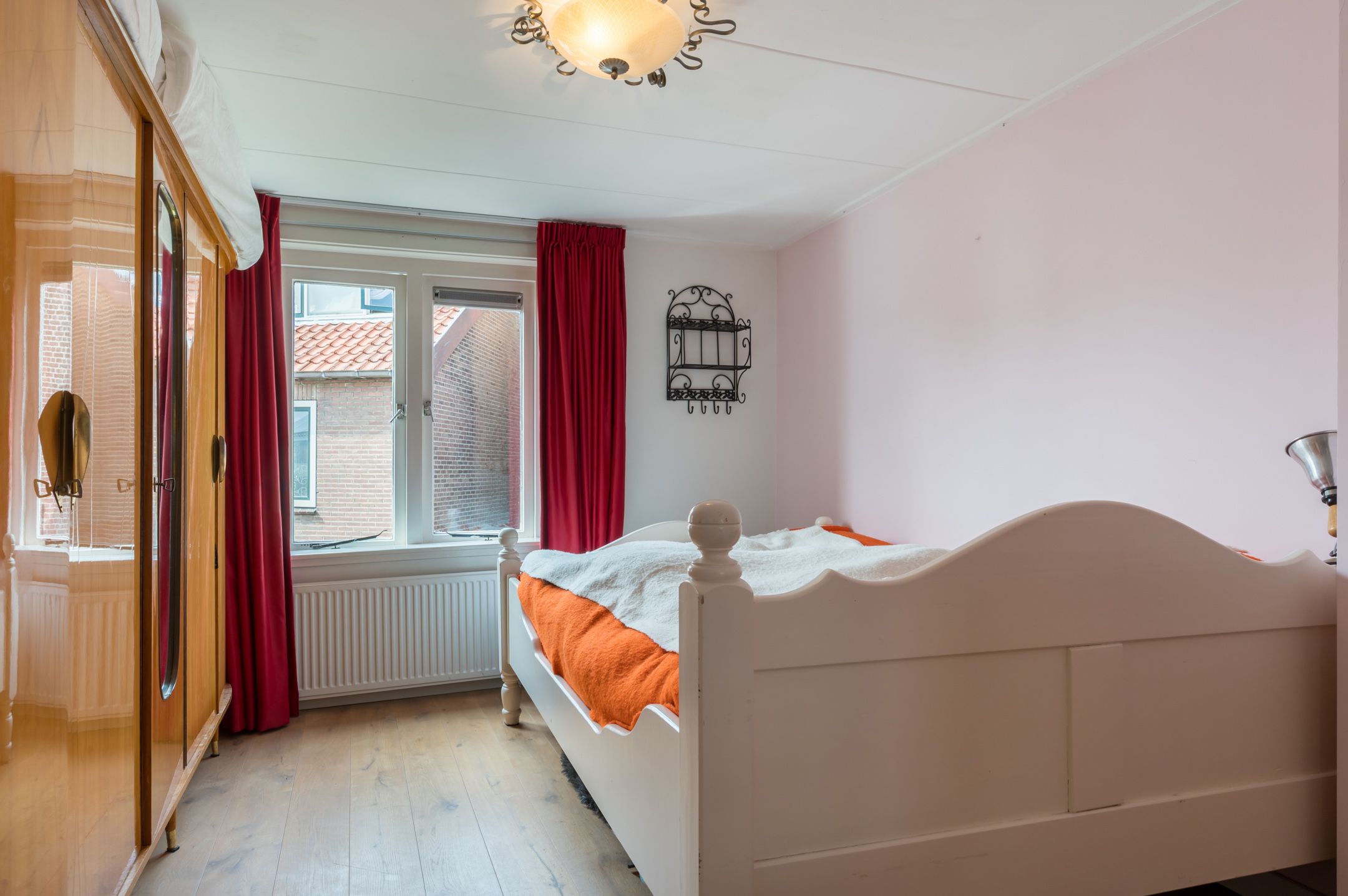 Foto 21 van van Limburg Stirumstraat 27-B